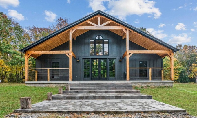 Dickson County Casa | Gun Valley Ranch - Hot Tub