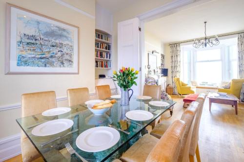 Aldeburgh Casa | Gunfleet, Aldeburgh - A Large Seafront House with Stunning Sea Views from all the floors, Sleeps 14 - Aldeburgh Coastal Cottages