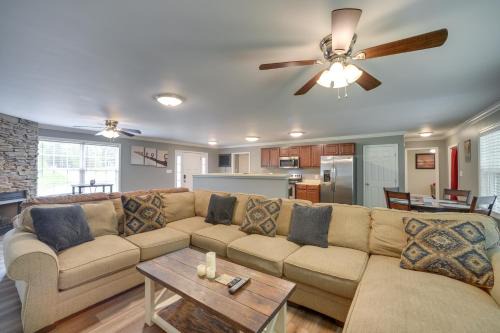 Groveoak Casa | Guntersville Lake House Boat Ramp Access!