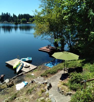 McKenna Casa | Guppies Lakehouse-Prvt. Lake Acc, Close to Rainier