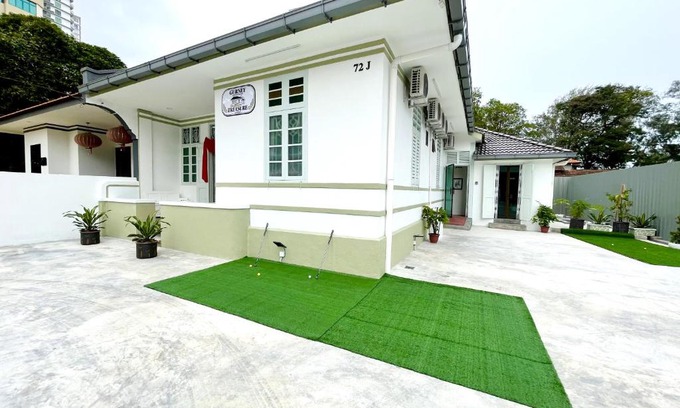 Downtown George Town Casa | Gurney Treasure - The Vintage Villa by Little Cabin