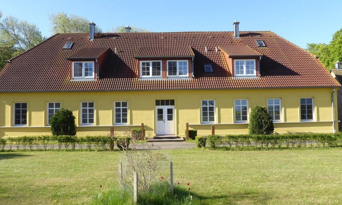 Gingst Apartamento | Gut Rattelvitz Galerie E, hochwertig, Sauna, Kamin, eTankstelle, Spielscheune, 15.000qm Park Land