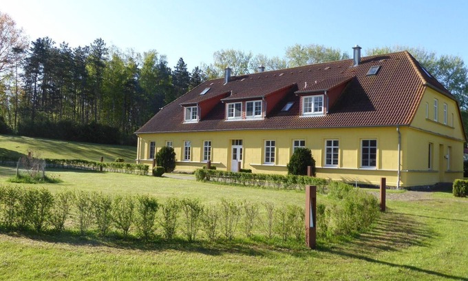 Gingst Apartamento | Gut Rattelvitz Parterre C, hochwertig, Sauna, Kamin, eTankstelle, Spielscheune, 15.000qm Parkland
