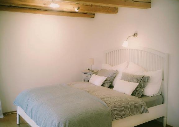 Weiden am See Apartamento | Gute Stube