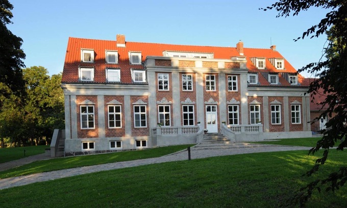 Garz/Rugen Apartamento | Gutshaus Zicker, apartment no. 15 - unique location with fireplace and WLAN