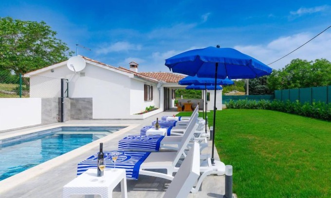 Krsan Casa | Gverino by Interhome