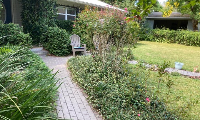 Gainesville Casa | Gville 4 bedroom pool home with private oasis yard