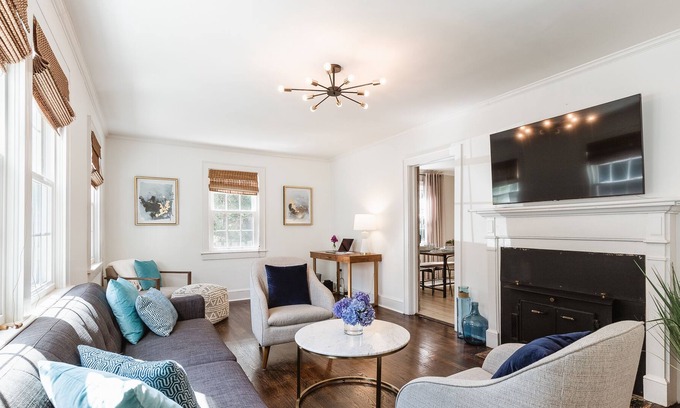 Greenville Casa | GVL Hidden Gem- Near Downtown; Business, Family, and Pet friendly; Quiet N’hood!