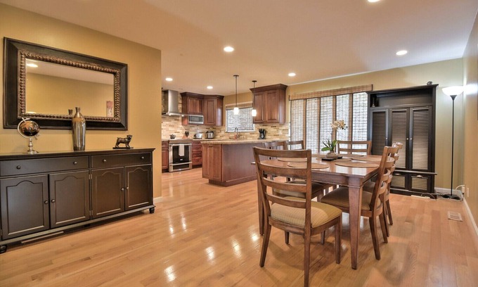 West San Jose Casa | GW: 4bd/2ba near Apple/Mall/Restaurants