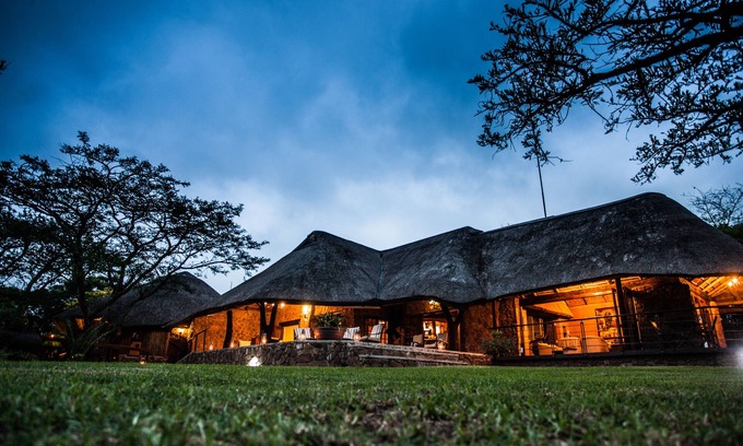 Mid Illovo Cabina | Gwahumbe Game & Spa