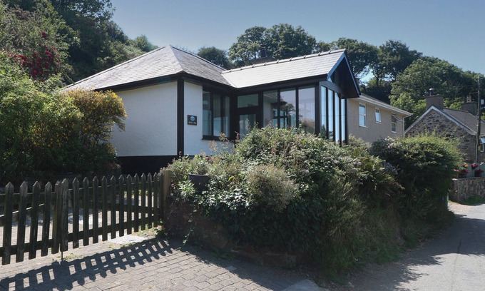 Llanengan Cabaña | GWEL Y DON, family friendly, country holiday cottage in Abersoch