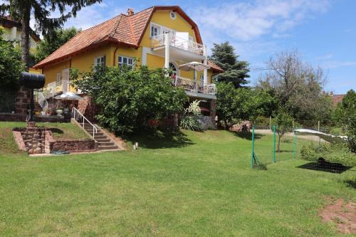 Balatonalmadi Apartamento | Gyöngyöm Apartman