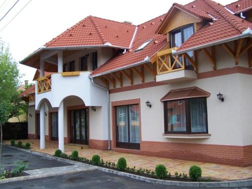 Tapiogyorgye Casa | Györgyey Kastély Panzió és Étterem