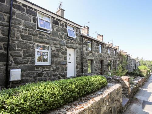 Llanystumdwy Casa | Gyda'r Llif
