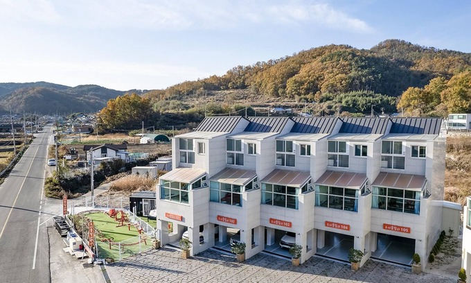Gyeongju Casa | Gyeongju Joypoolvilla&kidspension