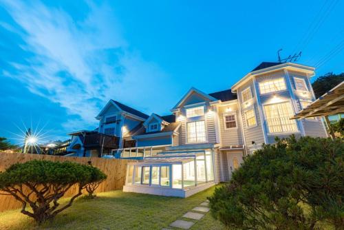 Gyeongju Casa | Gyeongju Sky Lake Pool Villa