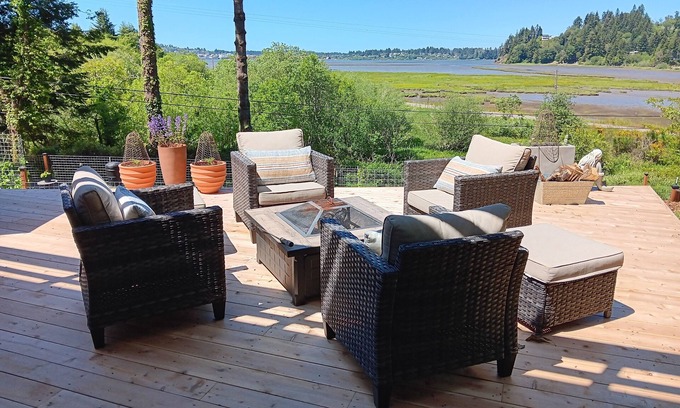 North Bend Apartamento | Gypsy by the Bay with Fireplace