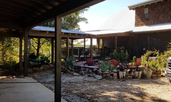 Story Cabina | Gypsy Sunset cabin - gorgeous sunset views overlooking Lake Ouachita valley,