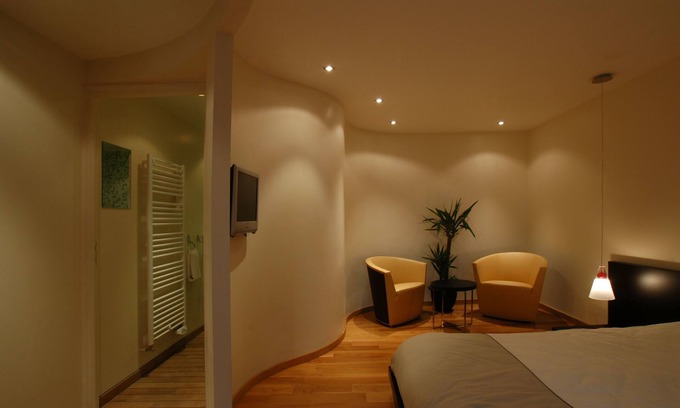 Villedieu-les-Poeles Hotel | Hôtel Saint-Pierre