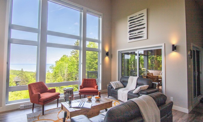 Saint-Joseph-de-la-Rive Chalet De Esquí | Hôtel à la maison - Panorama, spa et fleuve