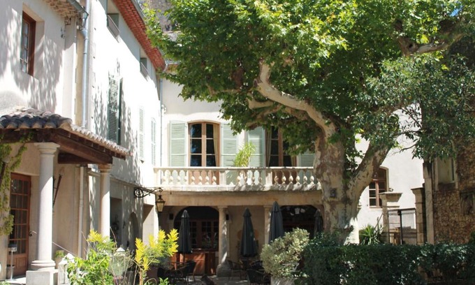 Mornas Hotel | Hôtel et Restaurant Le Manoir - Echangeur A7-A9 - 24h-24h