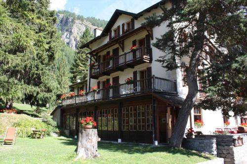 Evolene Hotel | Hôtel Hermitage
