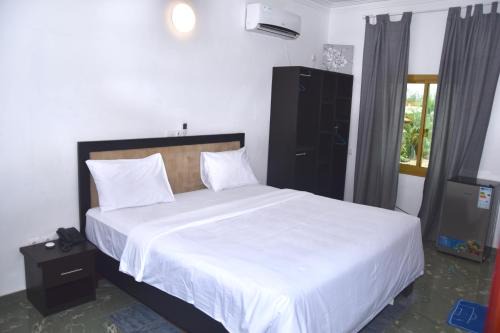 Yaounde Hotel | Hôtel La Couronne RW