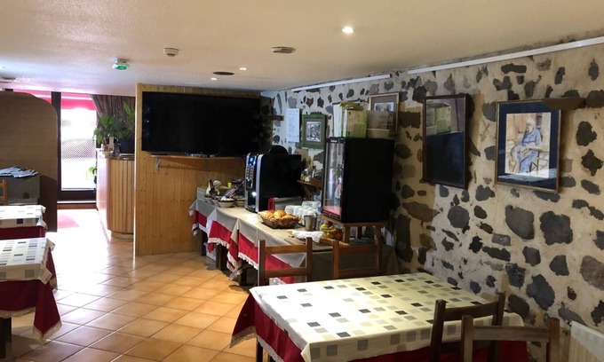 Le Puy-en-Velay Hotel | Logis Hôtel le Bilboquet