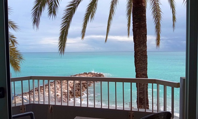 Menton Hotel | Hôtel Le Dauphin