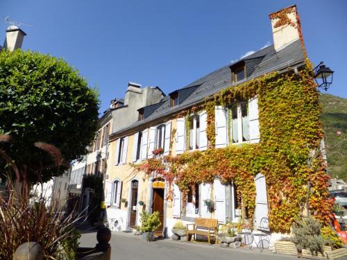 Luz-Saint-Sauveur Hotel | Hôtel Les Templiers