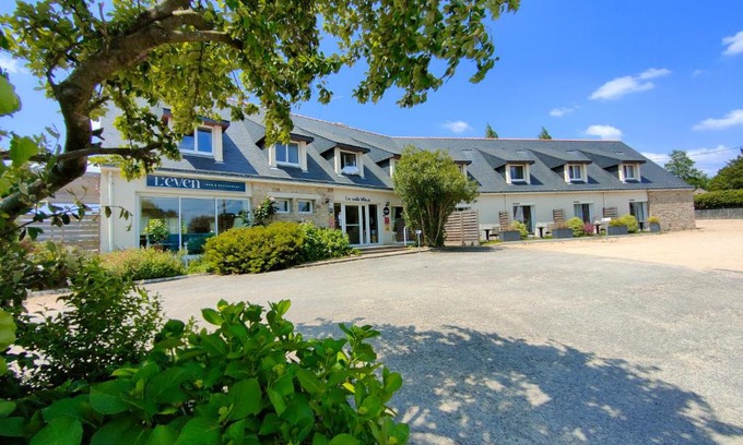 Erdeven Hotel | Hôtel Restaurant La Voile Bleue