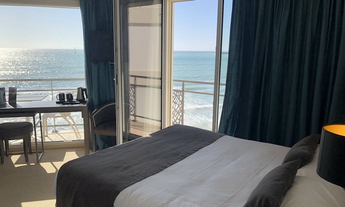 Les Sables d'Olonne Hotel | Hôtel & Spa Les Roches Noires