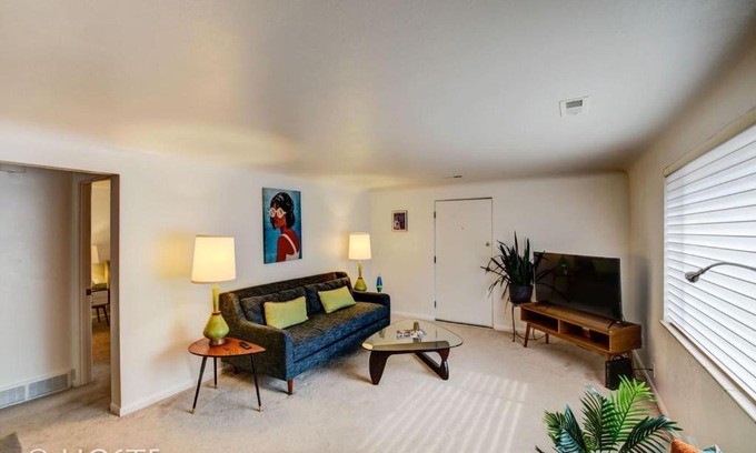 Broadmoor Apartamento | *H* NEW! Old Broadmoor 1 BDRM, West-side Colorado Springs Goodness!