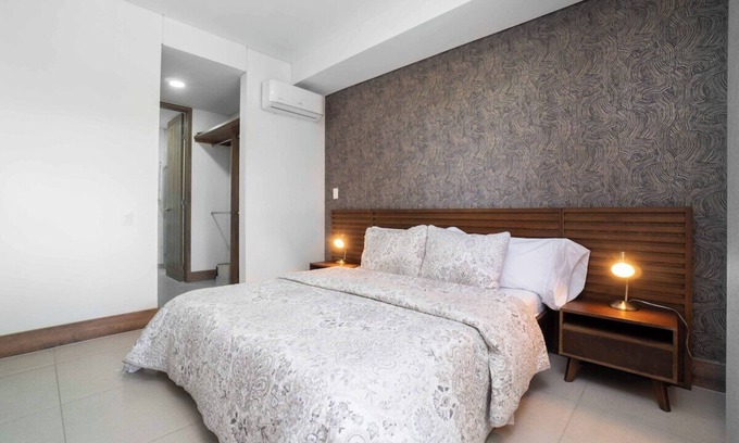 Granada Apartamento | H206 - Perfect Family Fun - Pool & 24h Security