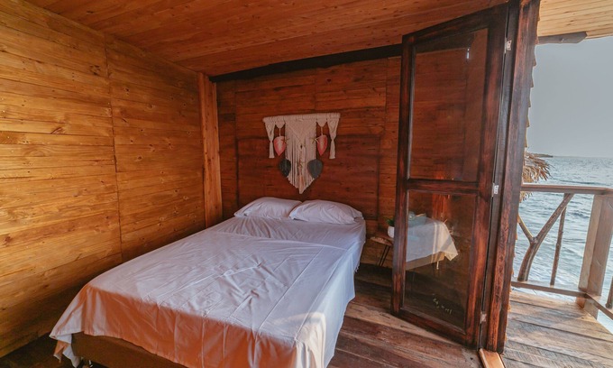 Bocachica Cabina | Habitación en cabaña con vista al mar Caribe! - Playa Blanca, Isla Barú