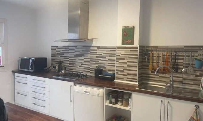 Plaza de Toros Condominio | HABITACIÓN DOBLE CON BAÑO PROPIO EN PISO COMPARTIDO WIFI, AIRE ACOND CALEFACCIÓN