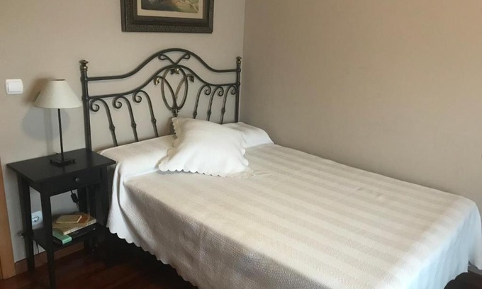 Angustias - Chana - Encina Casa | Habitación doble independiente con baño compartido