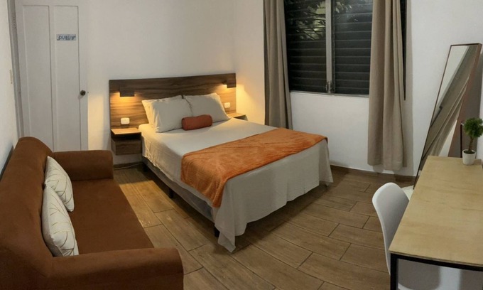 San Salvador Casa | Habitación Privada En-Suite en el Centro San Salvador
