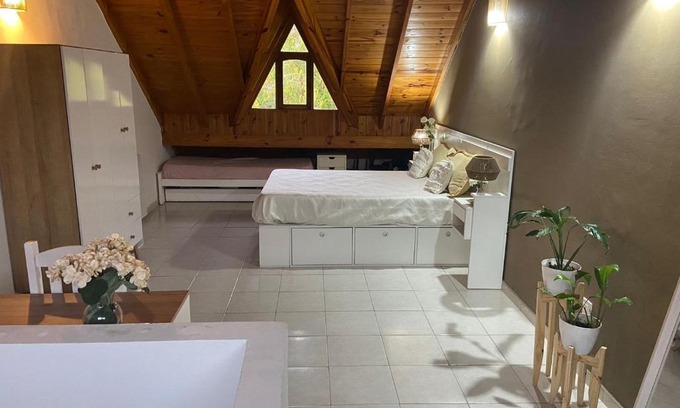 Vicente López Casa | HABITACION CON CAMA DOBLE EN VILLA ADELINA