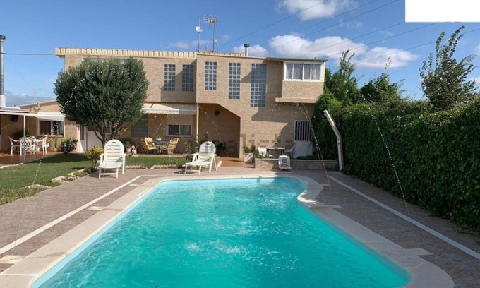 Zaragoza Casa | Habitaciones en planta superior independiente con piscina - barbacoa