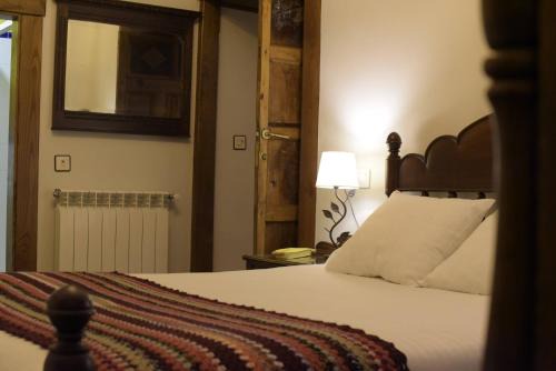 Limes Cama Y Desayuno | Habitaciones - La Pumarada de Limés II