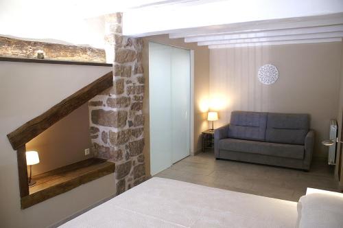 Santa Pau Casa | Habitacions Plaça Major
