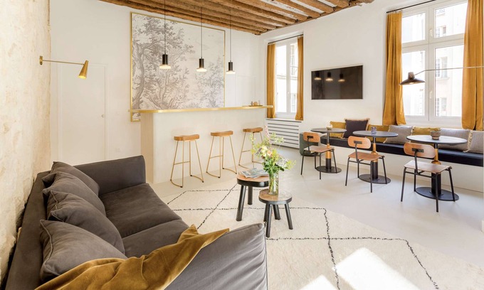 Arts-et-Metiers Apartamento | Habitat Parisien 2BR/ 2BA Marais- Hôtel de Ville