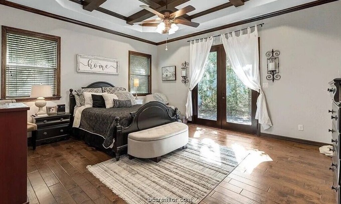 Wellborn Casa | Hacienda del "L"- Private-Perfect for Game Wknds!