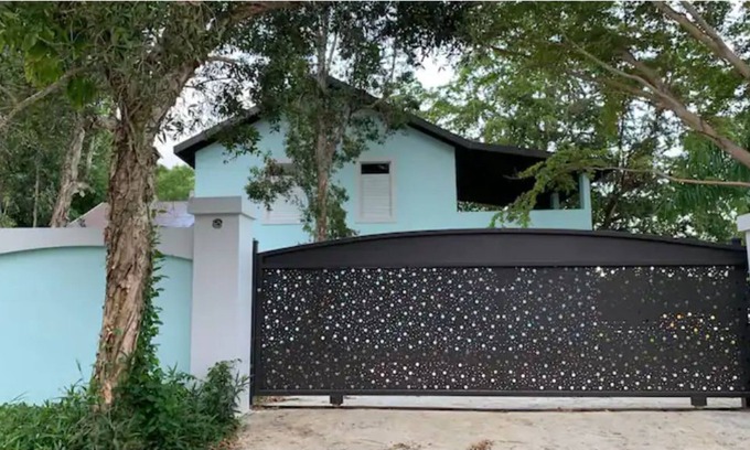 Saco Otro | Hacienda Las Calderonas: 3-bedroom Spanish Home