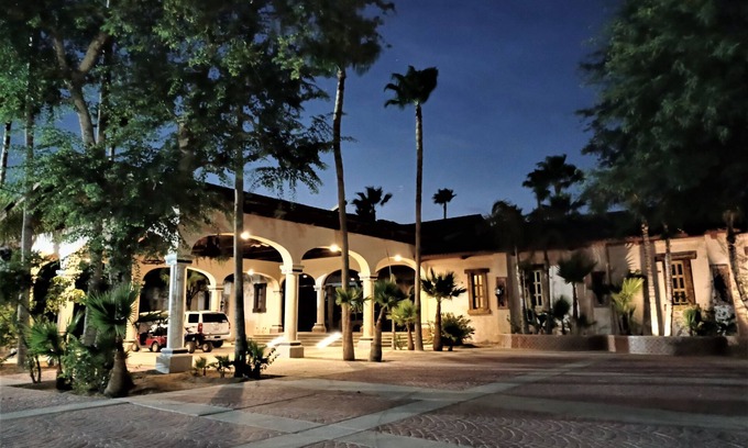Centro Hotel | HACIENDA MONARCAS RESORT