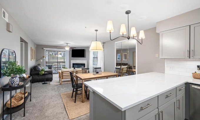Table Rock Apartamento | Hadley's Place at Pointe Royale, Pristine 2 Bed 2 Bath Condo