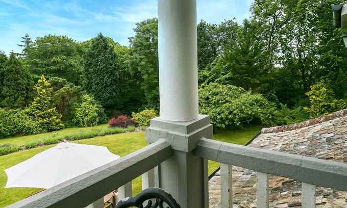 Portmeirion Cabaña | Hafod Cae Maen - a sea view that sleeps 8 guests in 4 bedrooms
