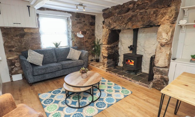 Llanbedrog Cabaña | HAFOD, pet friendly, country holiday cottage in Llanbedrog