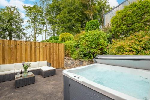 Bethania Casa | Hafod y Llwynog